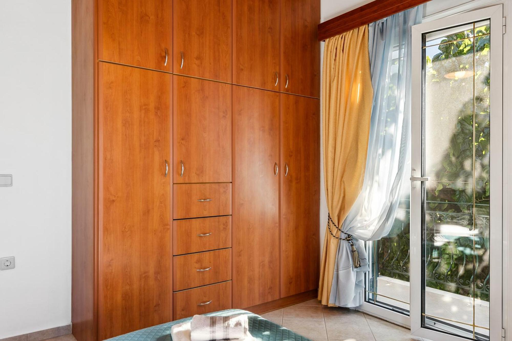 Verani Residence Parking Balcony Playground Sívros المظهر الخارجي الصورة